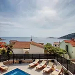 펜션 With Heated Swimming Pool 70 Meters From The Beach-bobanac