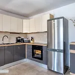 Holiday home With Heated Swimming Pool 70 Meters From The Beach-bobanac Razanj