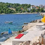 With Heated Swimming Pool 70 Meters From The Beach-bobanac 펜션 *