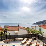With Heated Swimming Pool 70 Meters From The Beach-bobanac Holiday home *