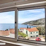 With Heated Swimming Pool 70 Meters From The Beach-bobanac 펜션 *