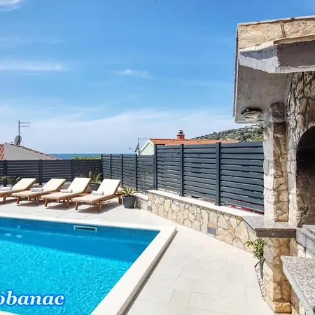 With Heated Swimming Pool 70 Meters From The Beach-bobanac *