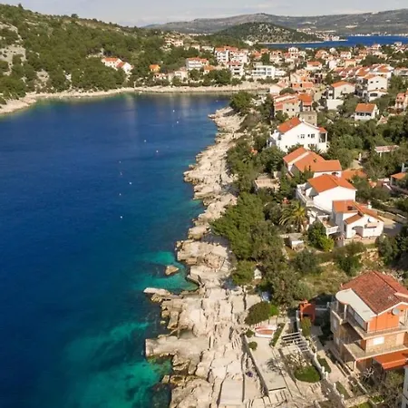 With Heated Swimming Pool 70 Meters From The Beach-bobanac