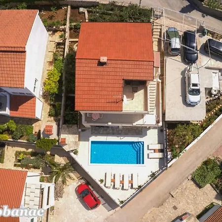 Holiday home With Heated Swimming Pool 70 Meters From The Beach-bobanac *