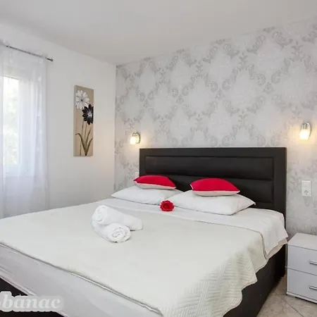 With Heated Swimming Pool 70 Meters From The Beach-bobanac Holiday home Razanj