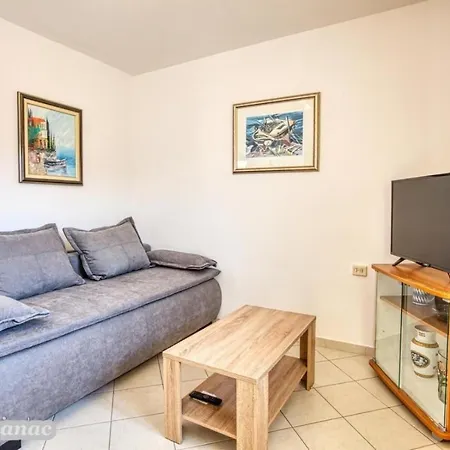 度假居 With Heated Swimming Pool 70 Meters From The Beach-bobanac