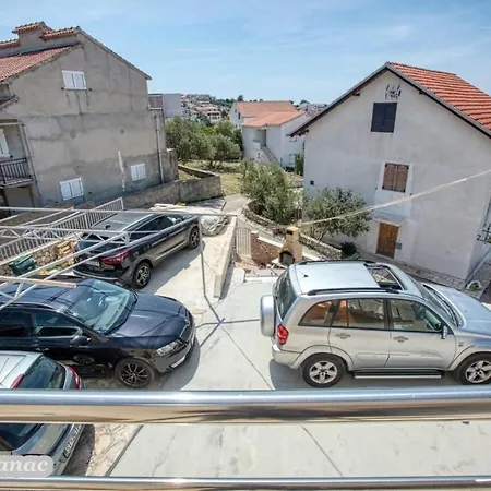 With Heated Swimming Pool 70 Meters From The Beach-bobanac 度假居 *