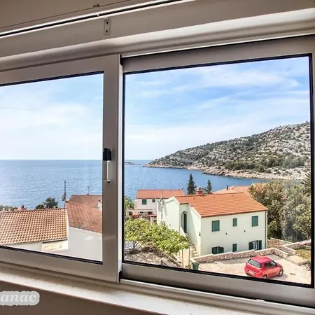 With Heated Swimming Pool 70 Meters From The Beach-bobanac بيت للعطل *