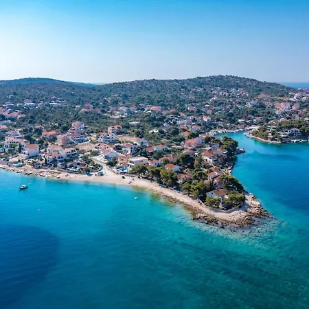 With Heated Swimming Pool 70 Meters From The Beach-bobanac