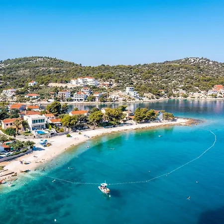 With Heated Swimming Pool 70 Meters From The Beach-bobanac Ražanj