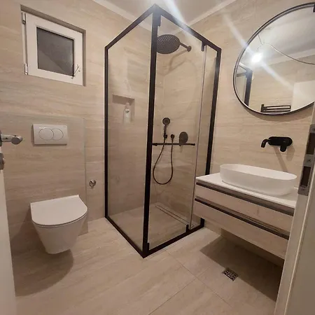 With Heated Swimming Pool 70 Meters From The Beach-bobanac Feriehus *
