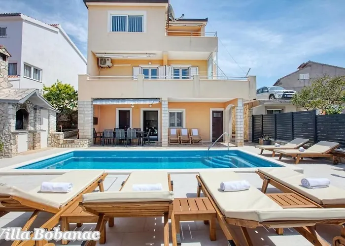 With Heated Swimming Pool 70 Meters From The Beach-bobanac