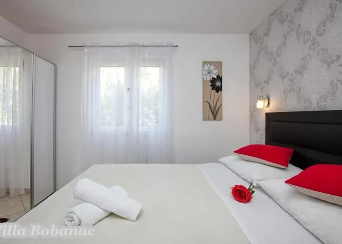 With Heated Swimming Pool 70 Meters From The Beach-bobanac בית נופש Ražanj