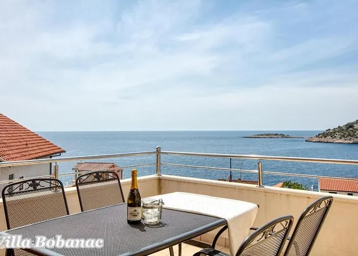 With Heated Swimming Pool 70 Meters From The Beach-bobanac בית נופש *