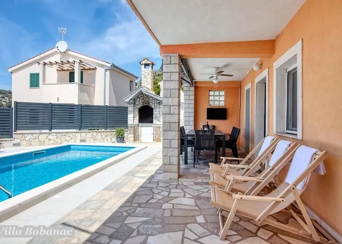 Tatil Evi With Heated Swimming Pool 70 Meters From The Beach-bobanac Ražanj