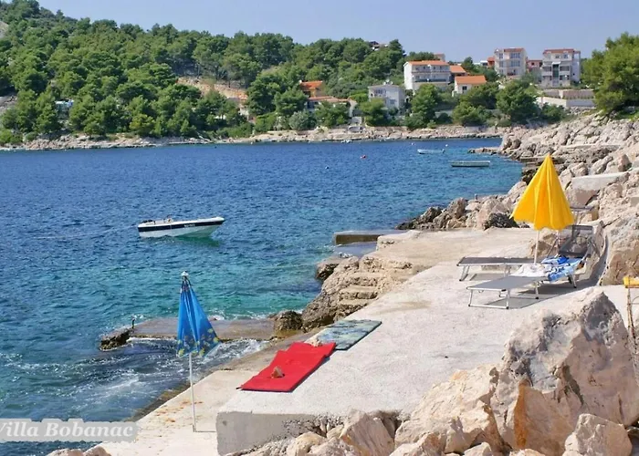 With Heated Swimming Pool 70 Meters From The Beach-bobanac Tatil Evi *