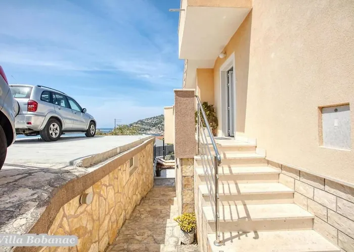 With Heated Swimming Pool 70 Meters From The Beach-bobanac *