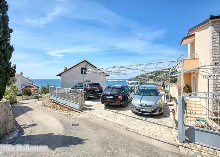 With Heated Swimming Pool 70 Meters From The Beach-bobanac *