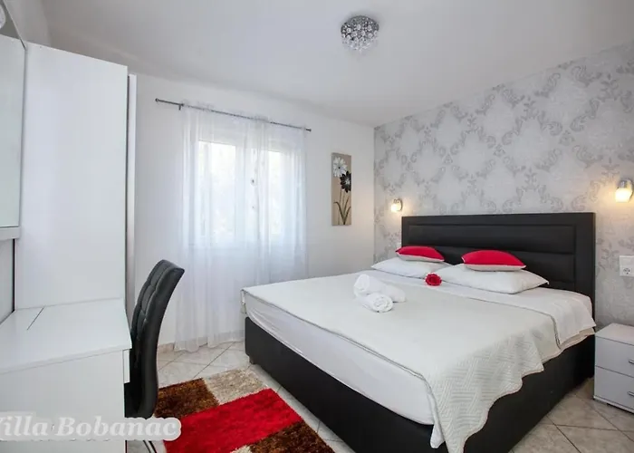 With Heated Swimming Pool 70 Meters From The Beach-bobanac