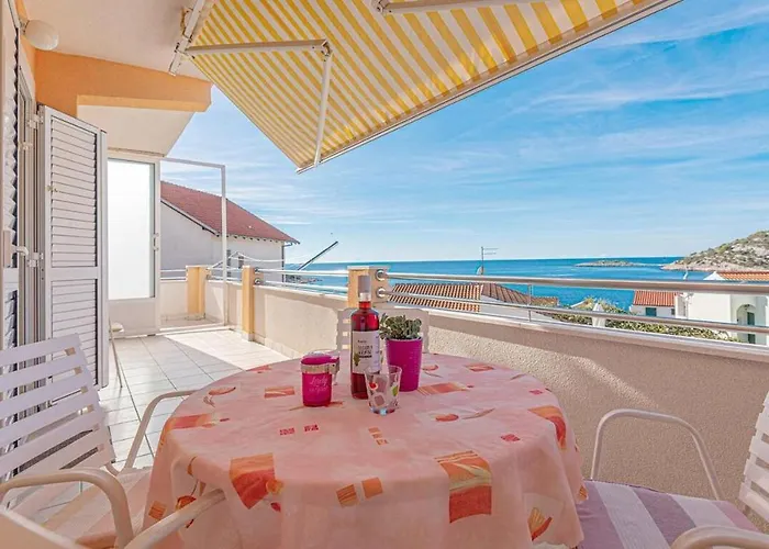 With Heated Swimming Pool 70 Meters From The Beach-bobanac Tatil Evi *