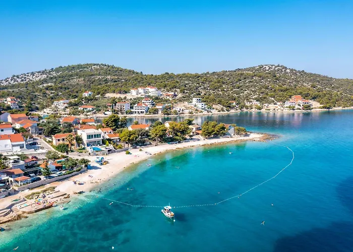 With Heated Swimming Pool 70 Meters From The Beach-bobanac Ražanj