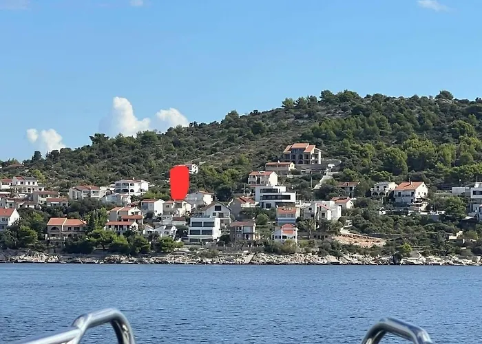 With Heated Swimming Pool 70 Meters From The Beach-bobanac Ražanj