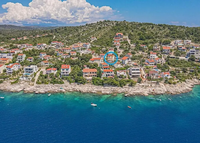 With Heated Swimming Pool 70 Meters From The Beach-bobanac